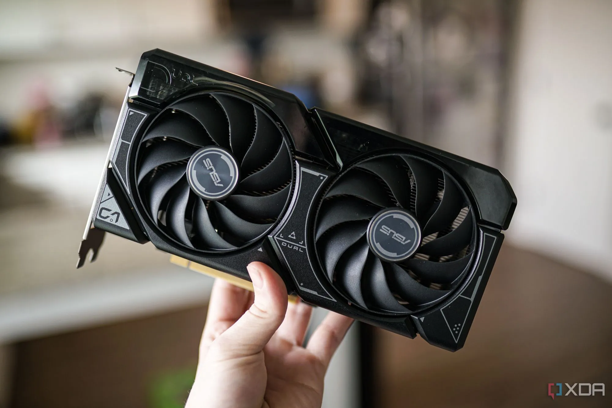 Ảnh cận cảnh card đồ họa Nvidia RTX 4060, minh họa cho các vấn đề tiềm ẩn về kiểm soát chất lượng trong linh kiện PC