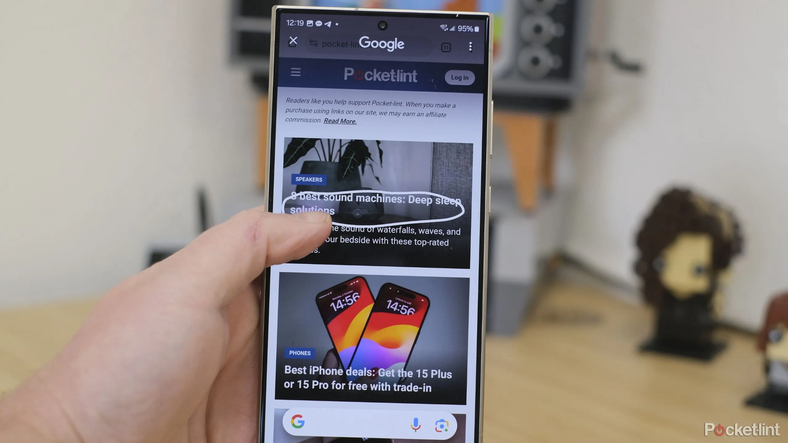 Ảnh minh họa tính năng Circle to Search trên điện thoại Samsung Galaxy.