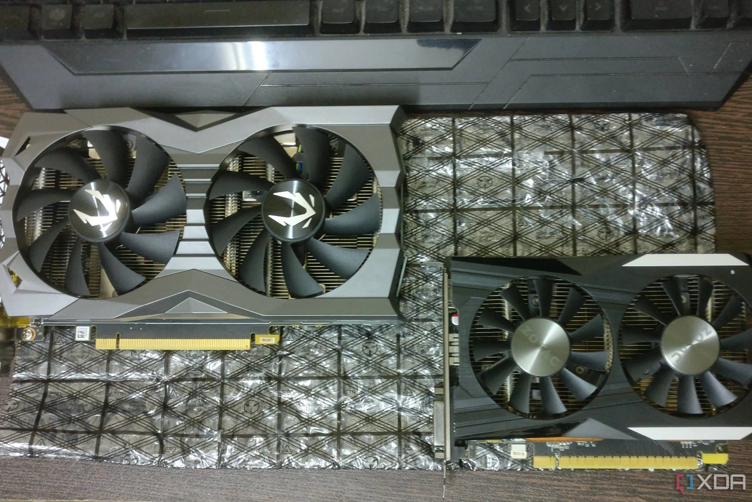Card đồ họa GeForce GTX 1660 Ti và GTX 1050 Ti, minh họa cho xu hướng card đồ họa phổ thông trước đây