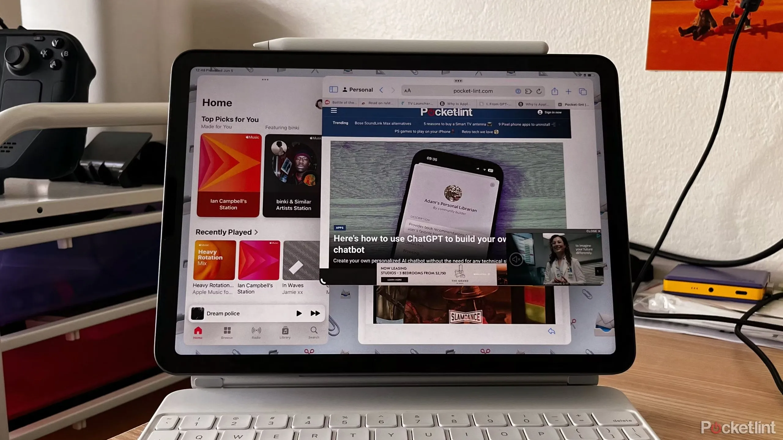 Giao diện Stage Manager trên iPad Air kết nối Magic Keyboard, minh họa khả năng đa nhiệm nâng cao