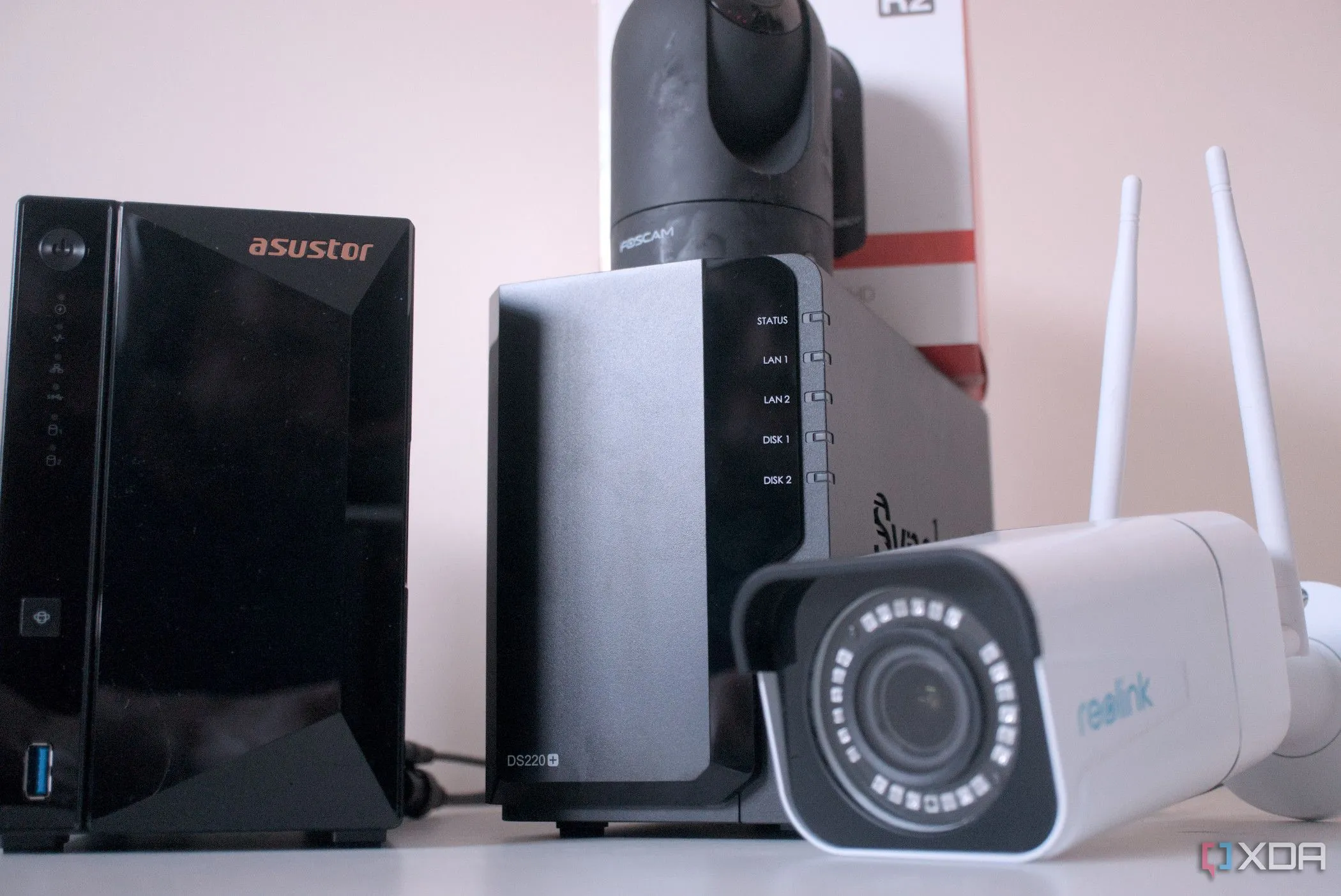 Hệ thống giám sát camera an ninh kết nối với NAS