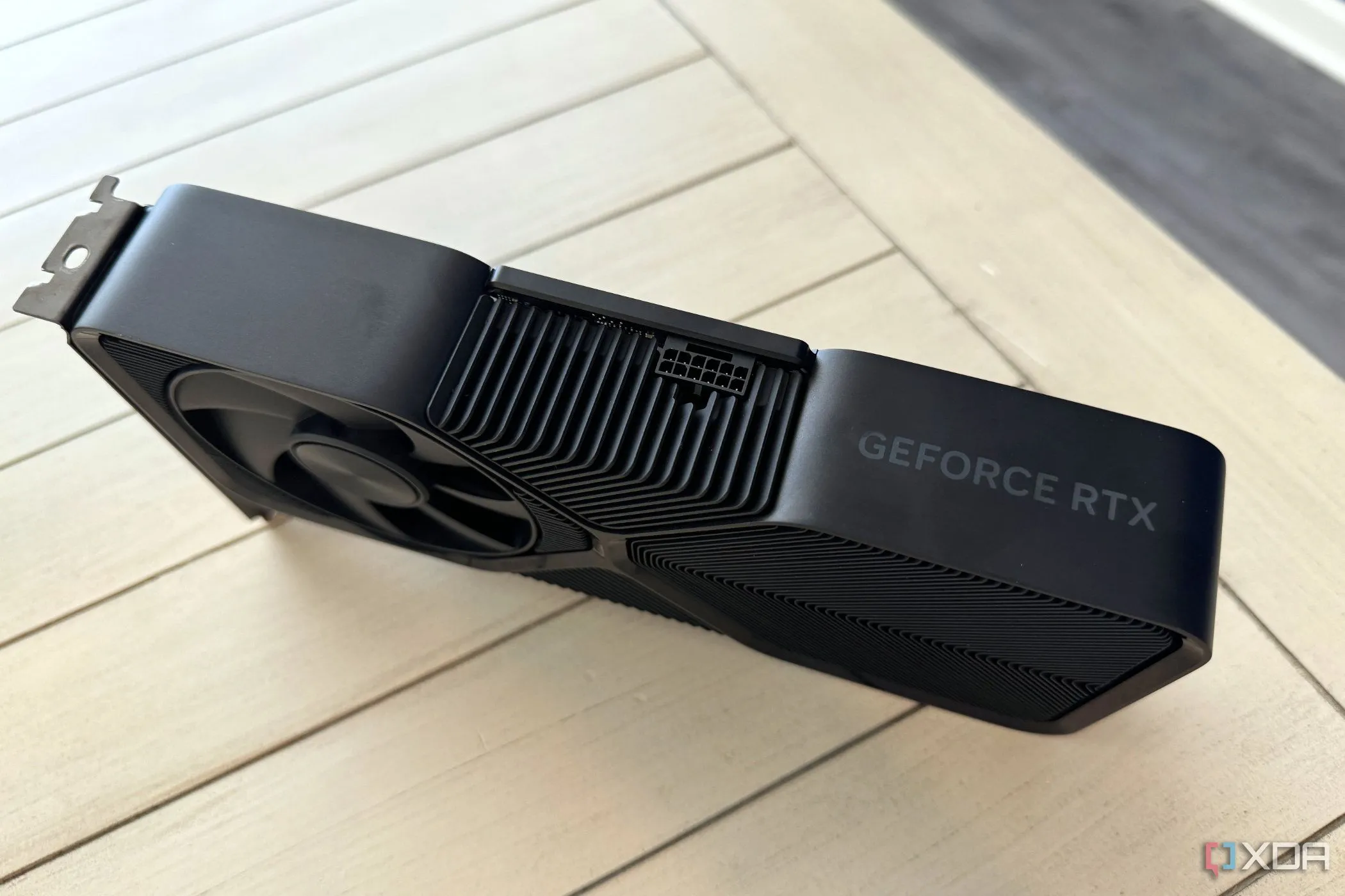 Hình ảnh card đồ họa Nvidia GeForce RTX 4070 SUPER minh họa cho linh kiện phần cứng PC hiện tại
