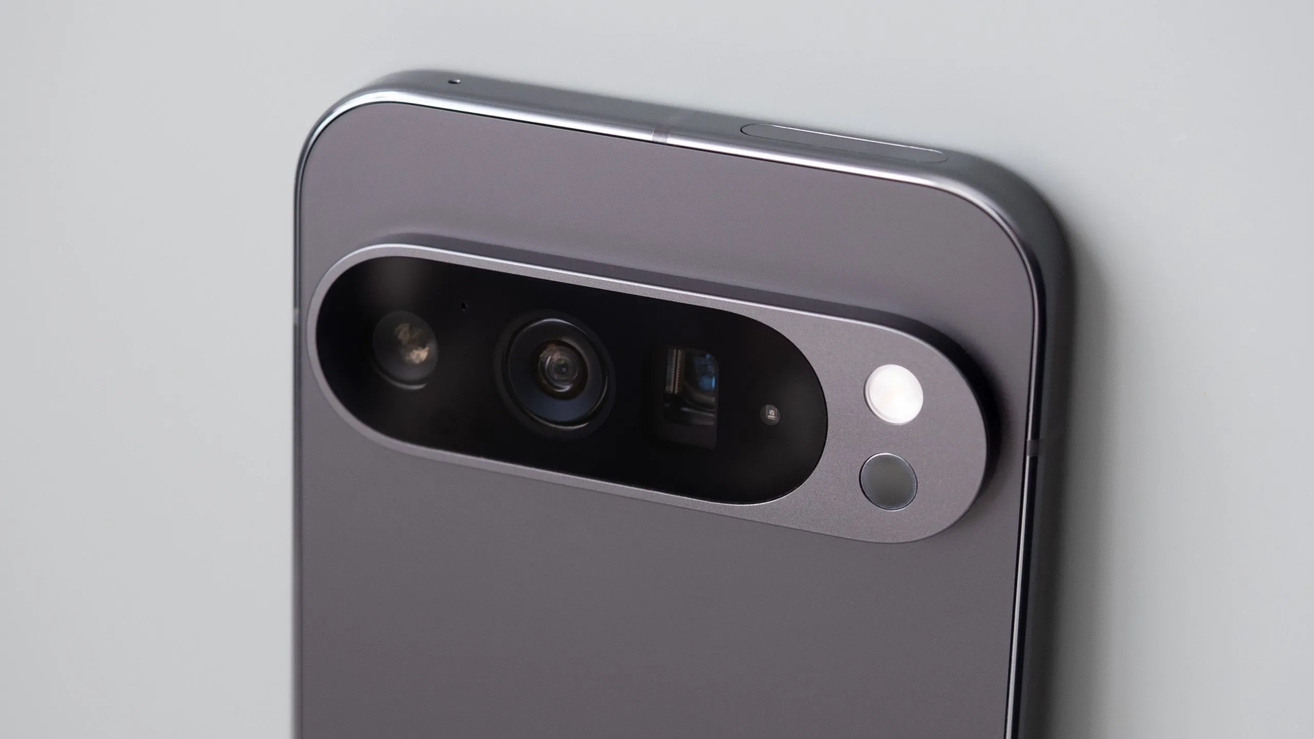 Hình ảnh minh họa điện thoại Google Pixel, đại diện cho thế hệ Pixel 10 dự kiến ra mắt với nhiều nâng cấp bên trong