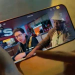 iPhone 16 Pro chụp ảnh hoặc quay video, minh họa camera điện thoại cao cấp.