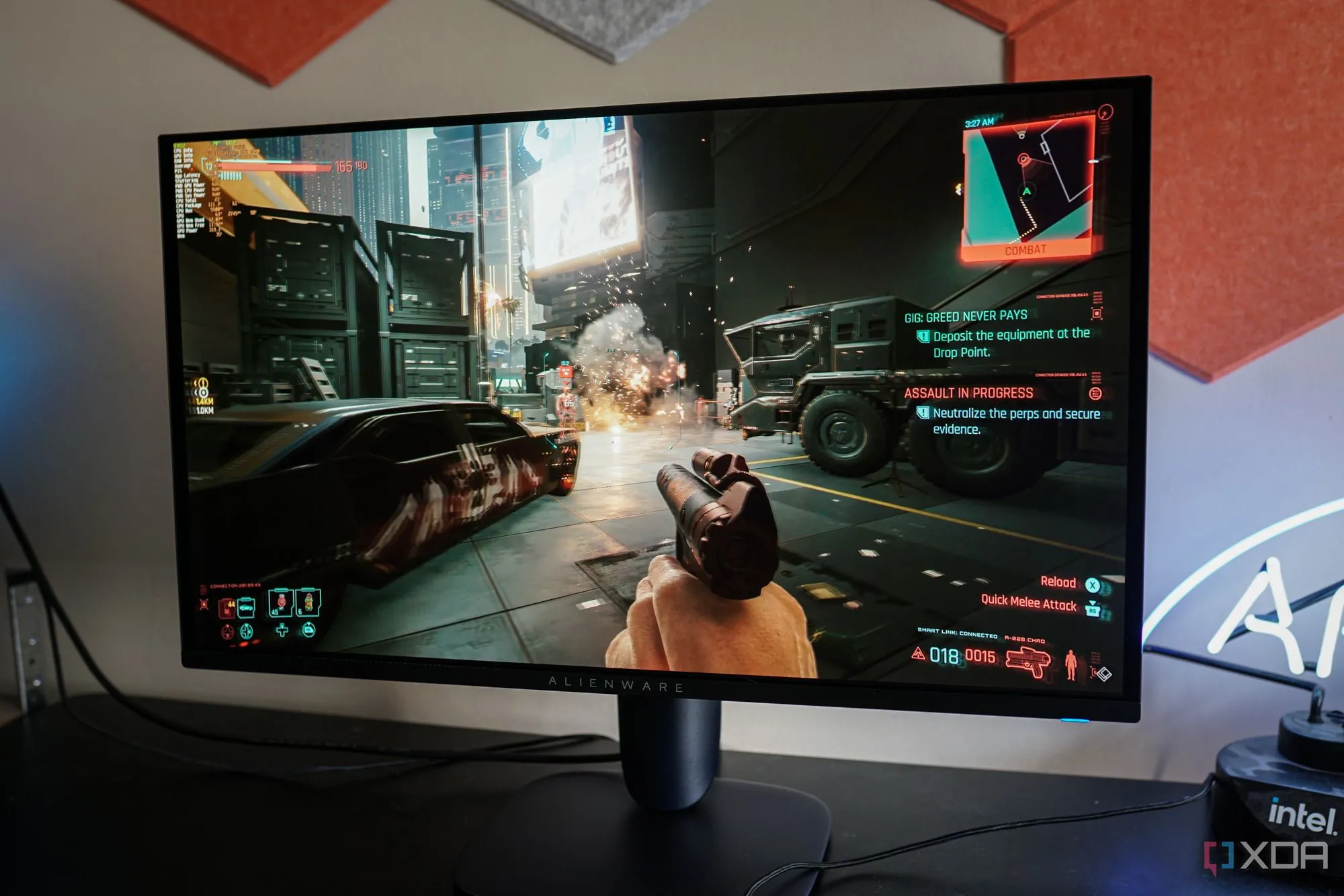 Màn hình Alienware AW2725Q với lớp phủ bóng