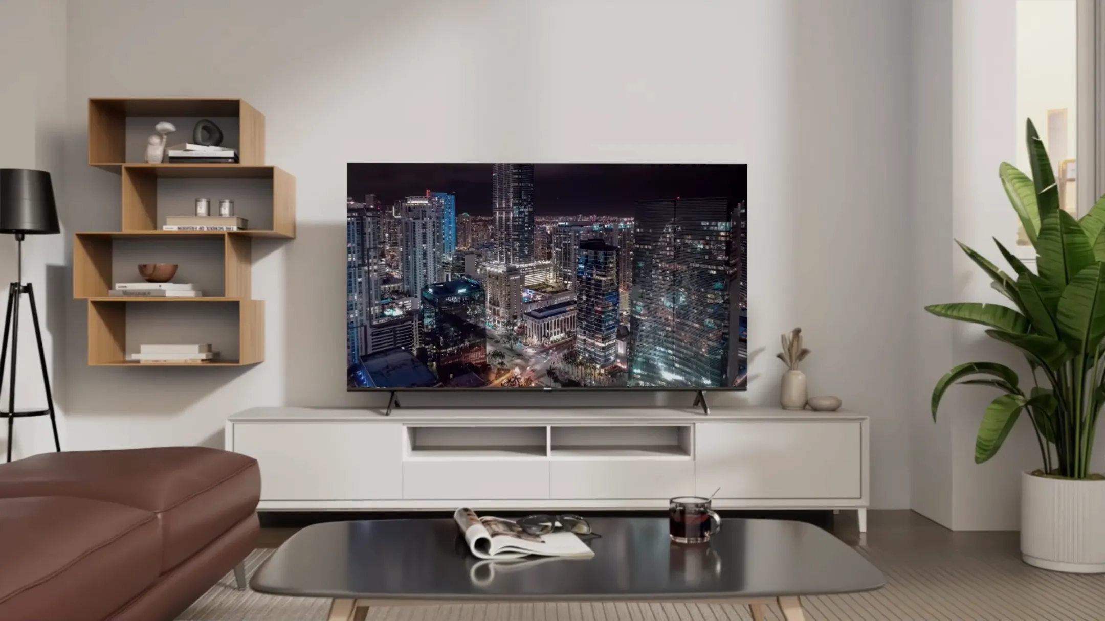 Smart TV Hisense QD7 75 inch màu đen viền mỏng đặt trong không gian phòng khách