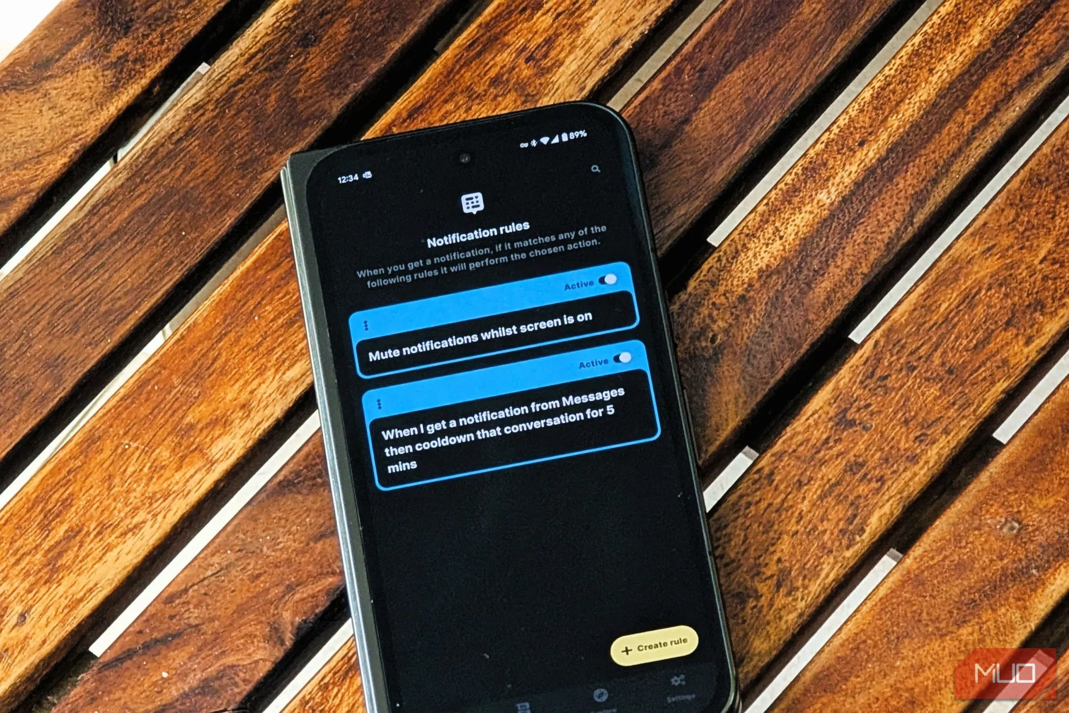 Màn hình chính của ứng dụng BuzzKill trên điện thoại Android, hiển thị danh sách các quy tắc tùy chỉnh đã được thiết lập để kiểm soát thông báo.