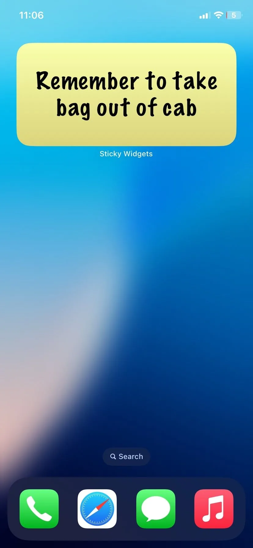 Widget Sticky Widgets hiển thị ghi chú dán kỹ thuật số trên màn hình chính iPhone để nhắc nhở nhanh