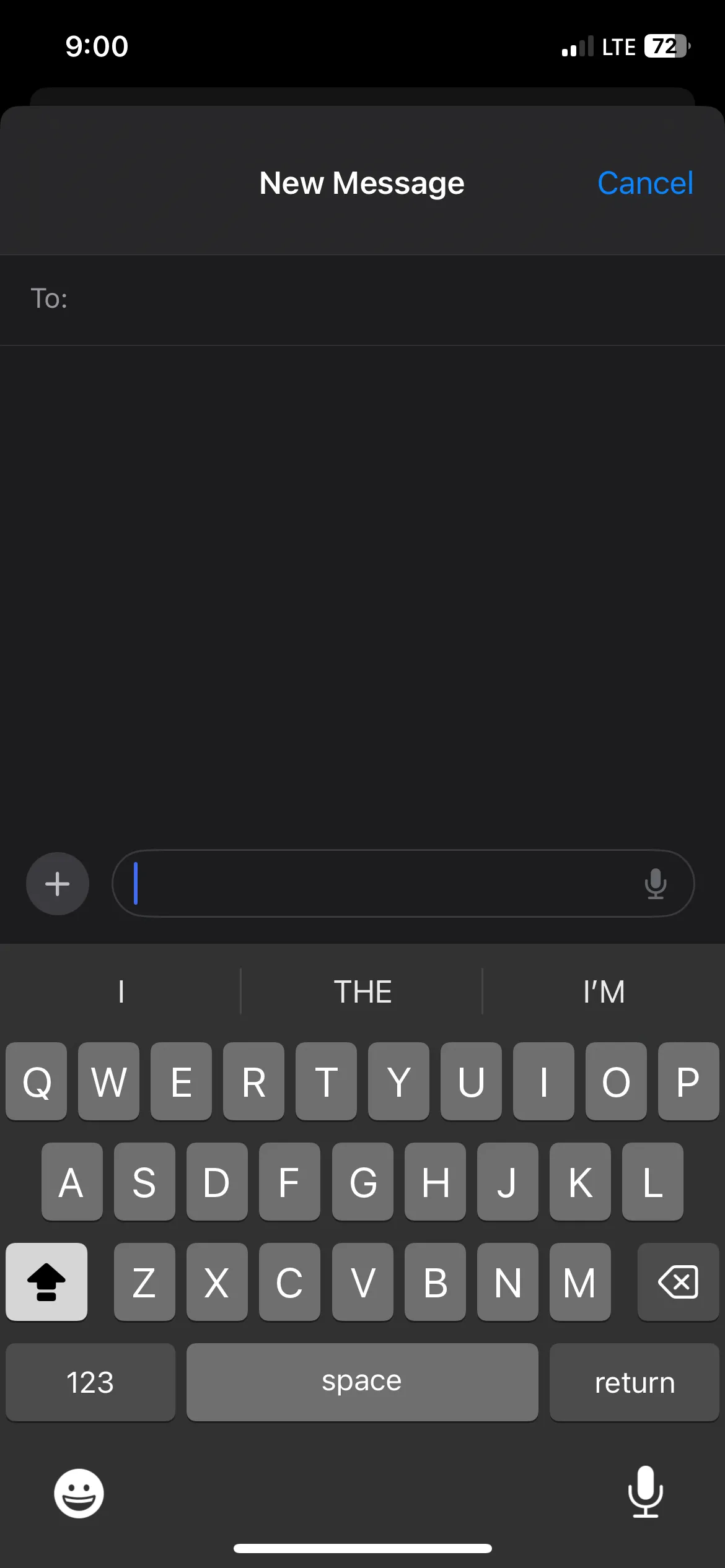 Bàn phím iPhone đã bật chế độ Caps Lock.