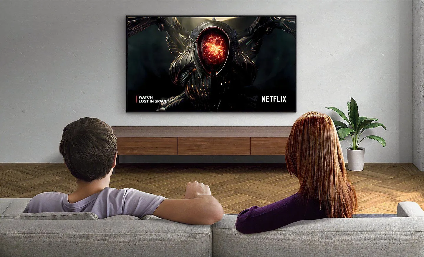 Cặp đôi xem Netflix trên TV Sony Bravia Mini-LED trong phòng sáng