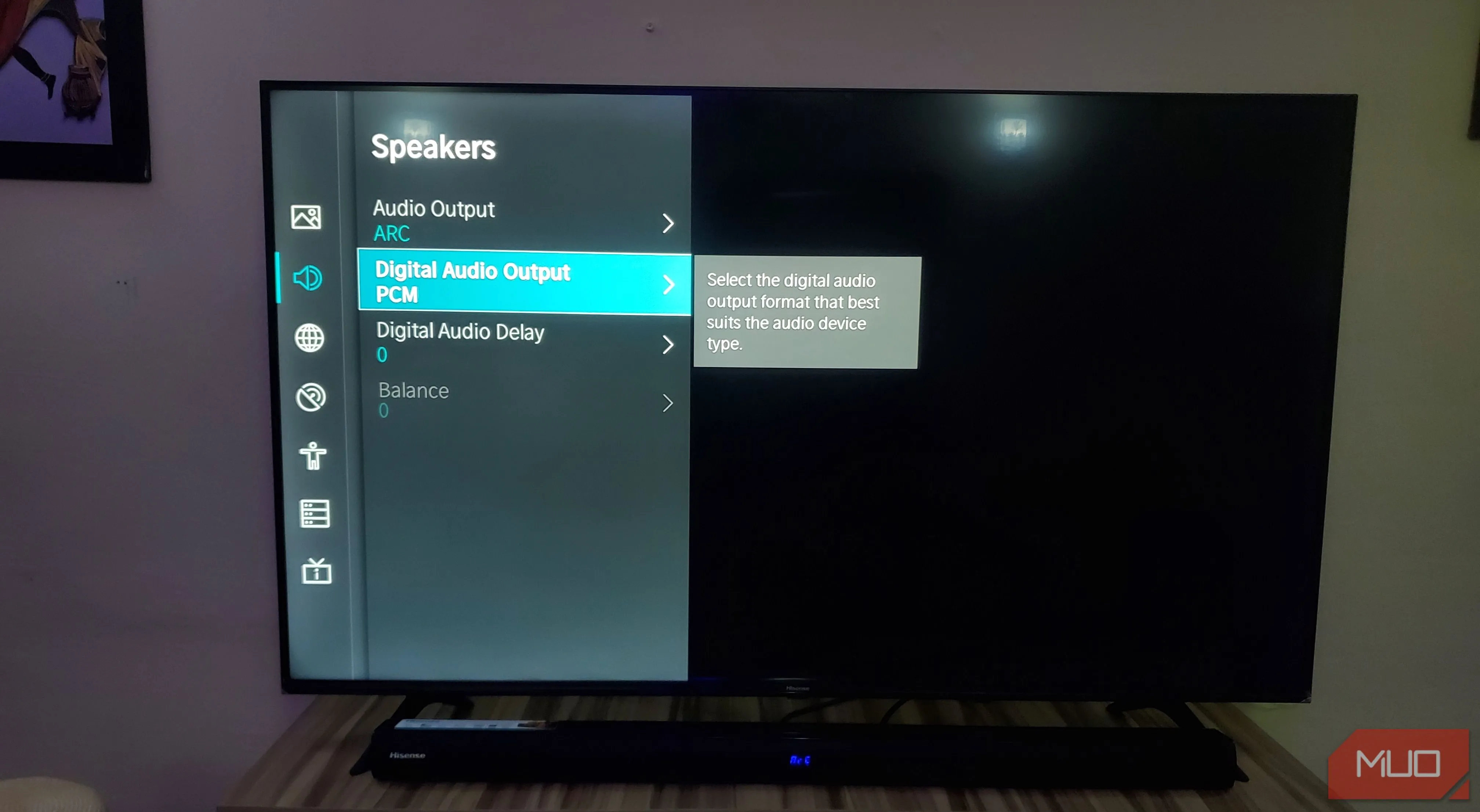 Giao diện cài đặt âm thanh trên Smart TV Hisense, cho phép điều chỉnh đầu ra âm thanh PCM/Bitstream.