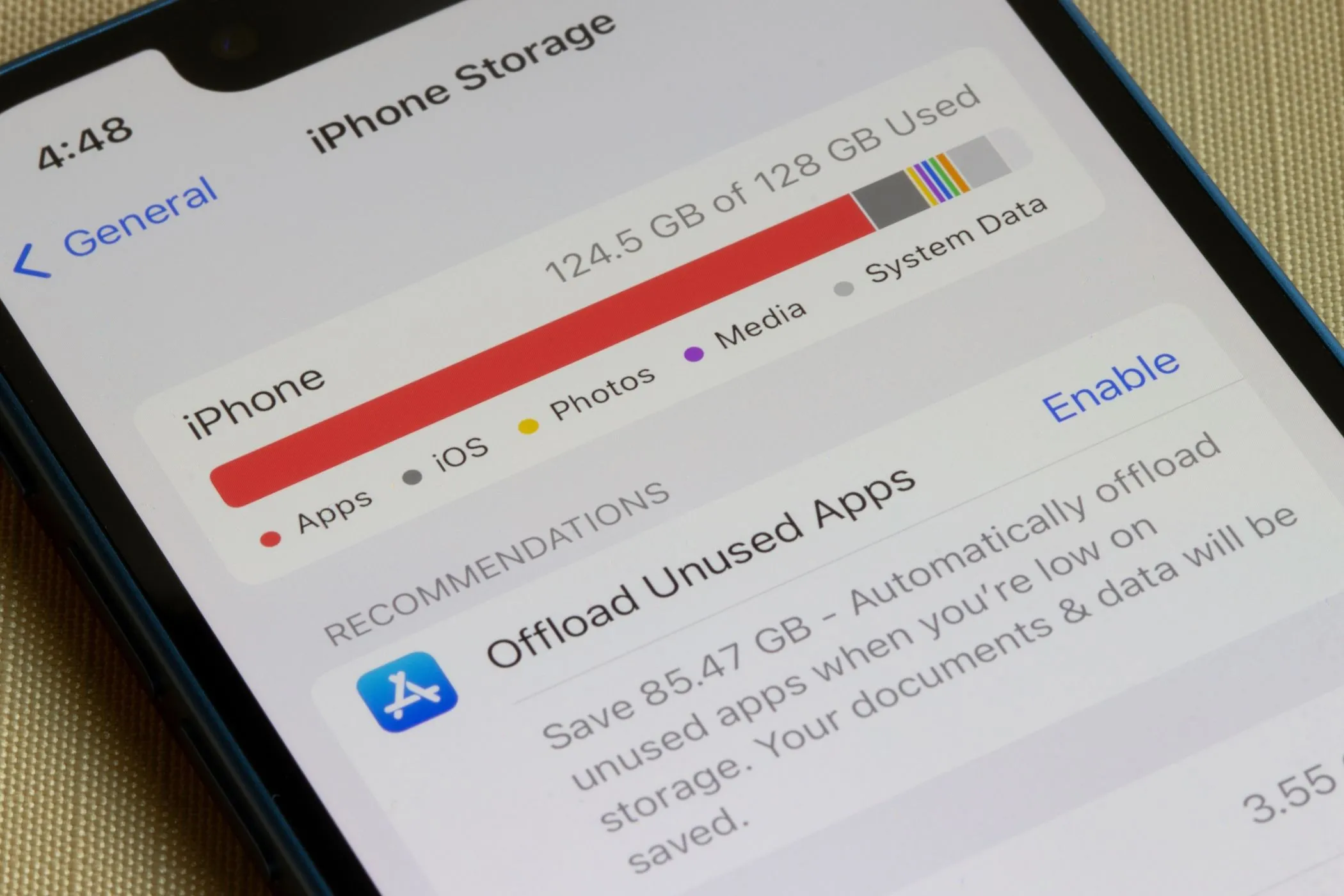 Giao diện cài đặt Bộ nhớ iPhone trên iOS, hiển thị chi tiết dung lượng đã sử dụng