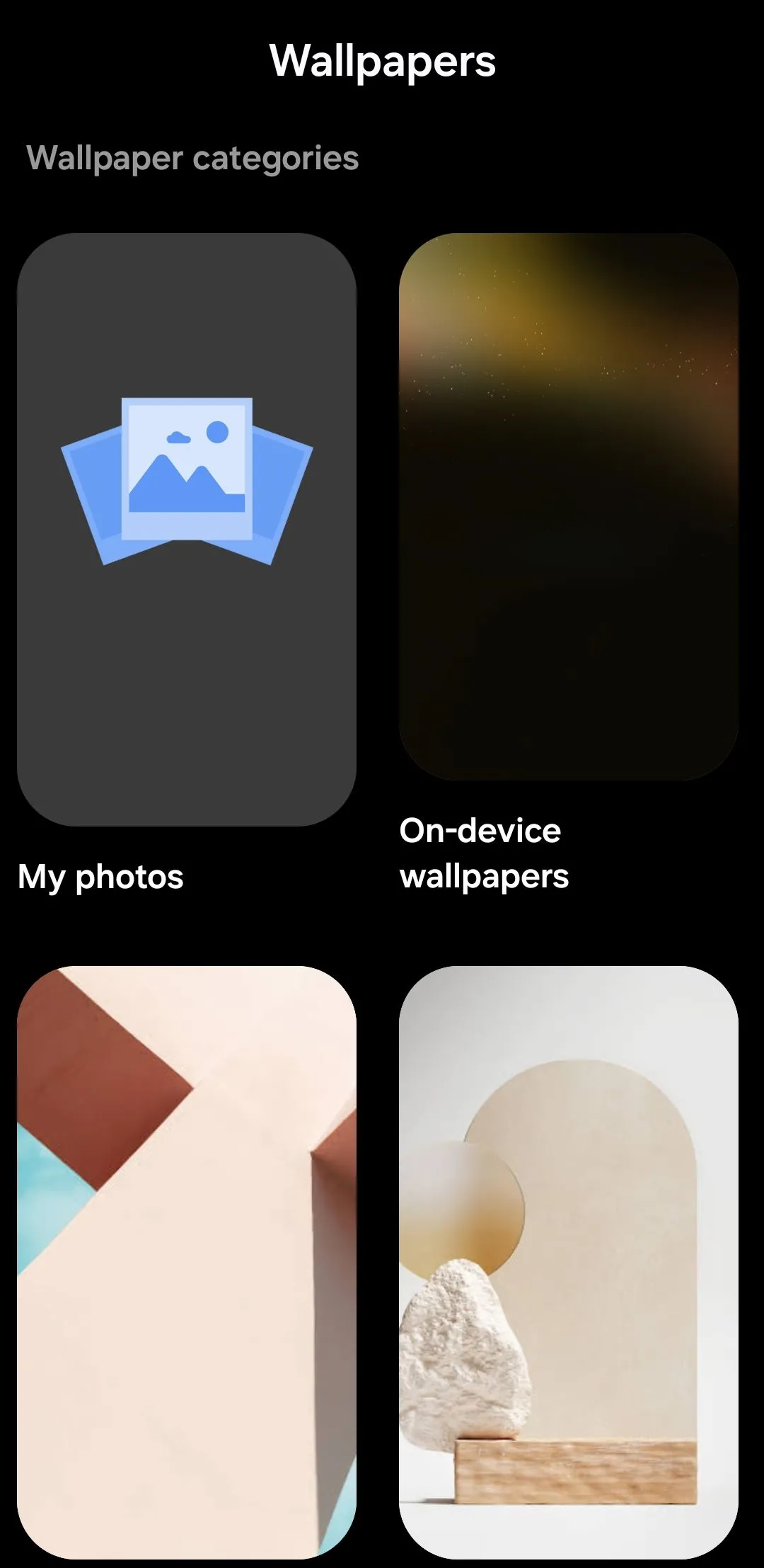 Giao diện chính của ứng dụng Google Wallpapers trên thiết bị Android với các danh mục hình nền