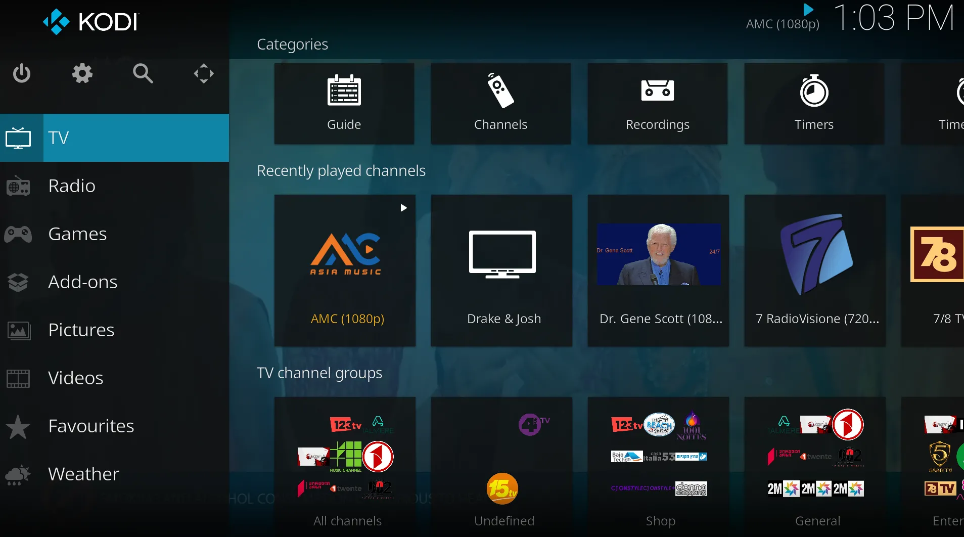 Giao diện Kodi khi đang phát sóng truyền hình IPTV, minh họa tính năng trung tâm giải trí.