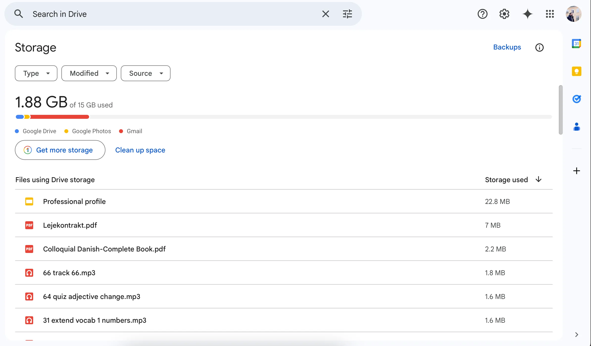 Giao diện tính năng dọn dẹp không gian trong Google Drive giúp tìm và xóa tệp lớn, tệp rác