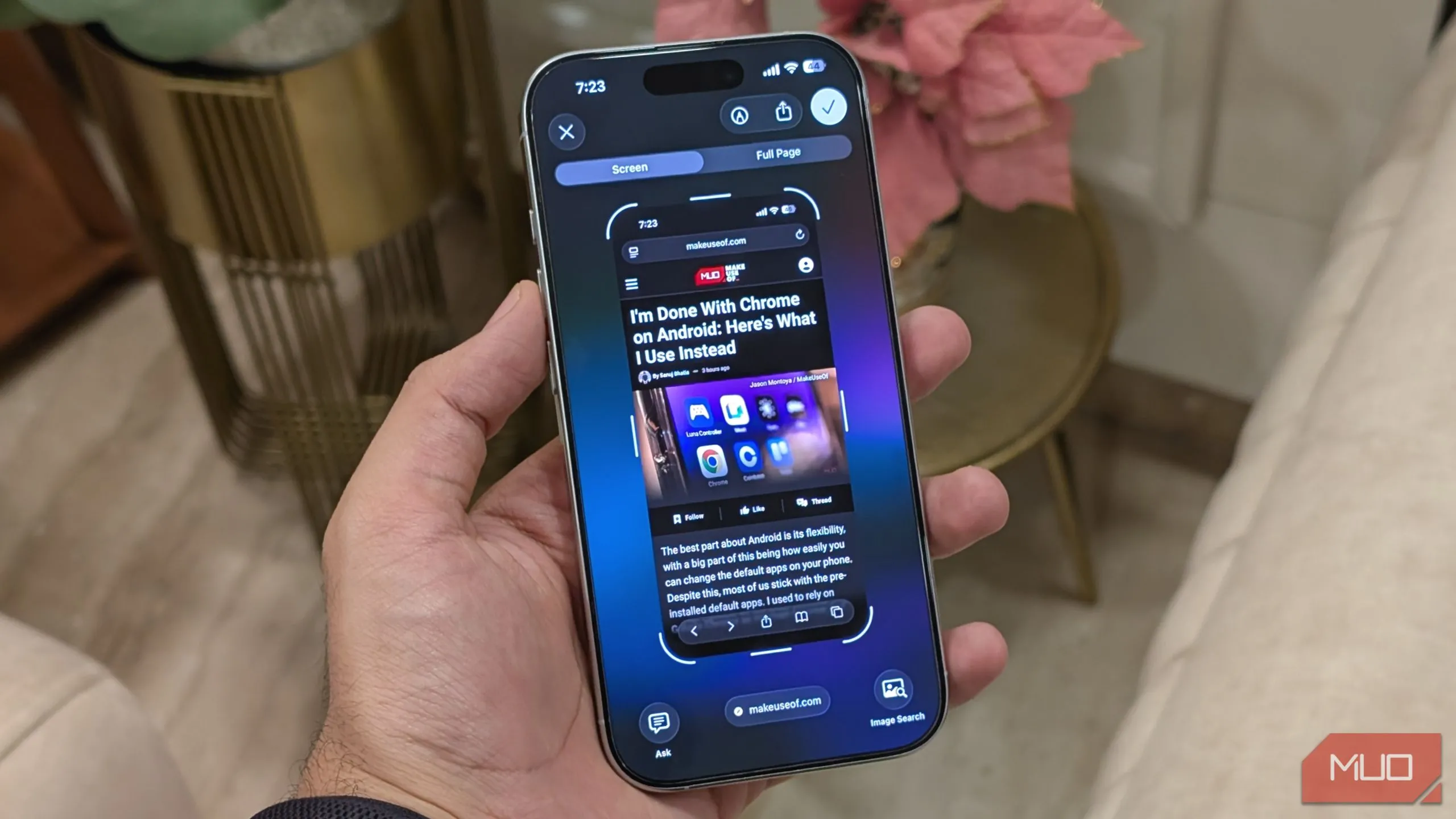 Giao diện tính năng Visual Intelligence trên iOS 26 phân tích hình ảnh để đưa ra gợi ý