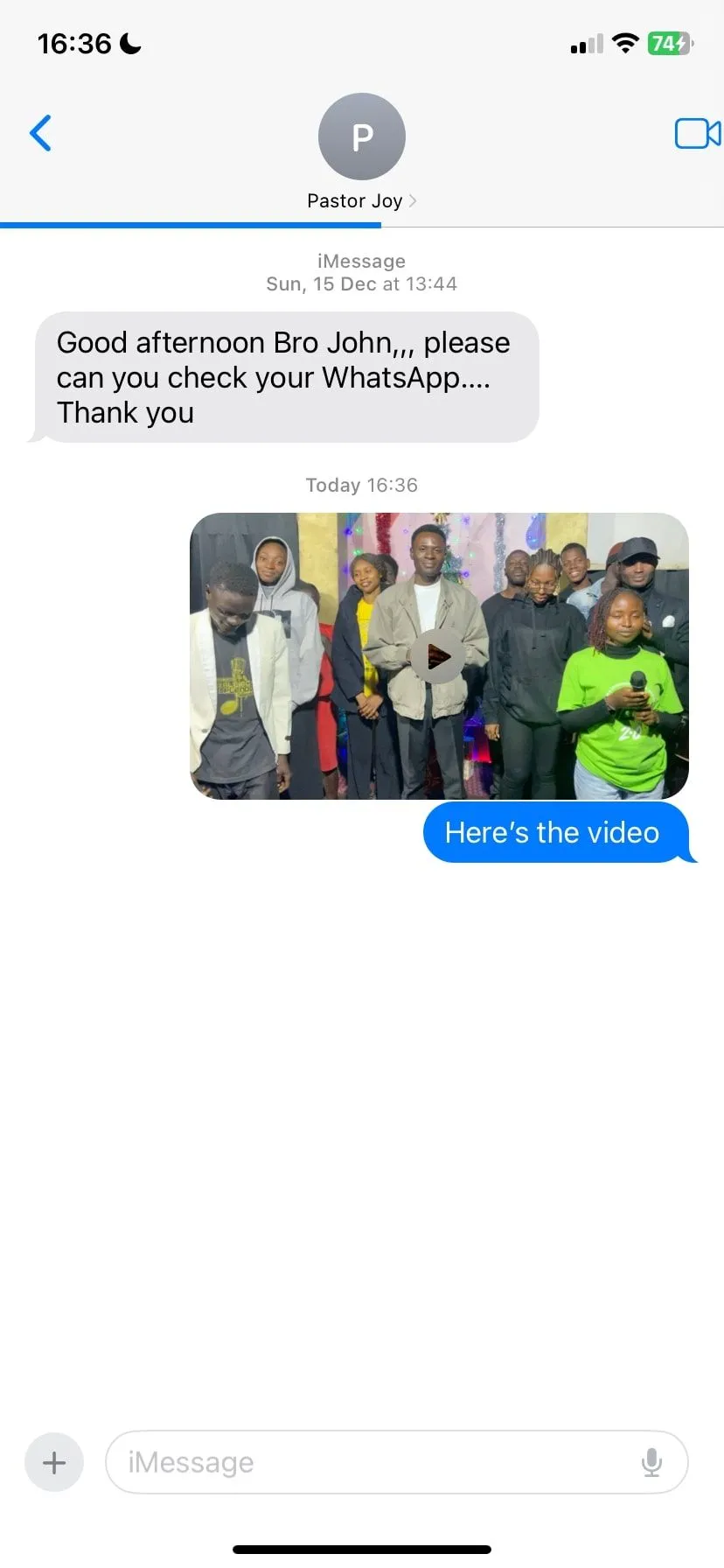 Gửi video trong cuộc trò chuyện iMessage