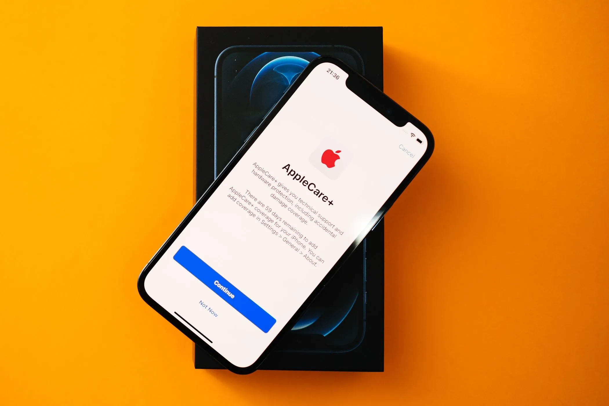 Màn hình AppleCare+ trên một chiếc iPhone hiển thị chi tiết gói bảo hành