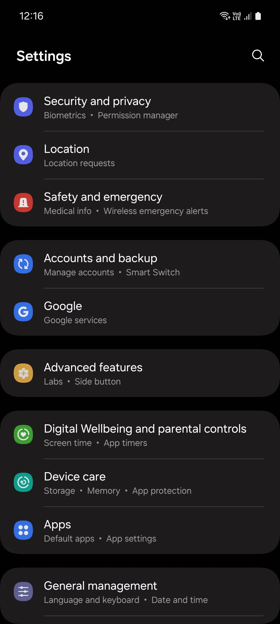 Màn hình cài đặt hệ thống Samsung One UI, hiển thị tùy chọn &quot;Chăm sóc thiết bị&quot;.