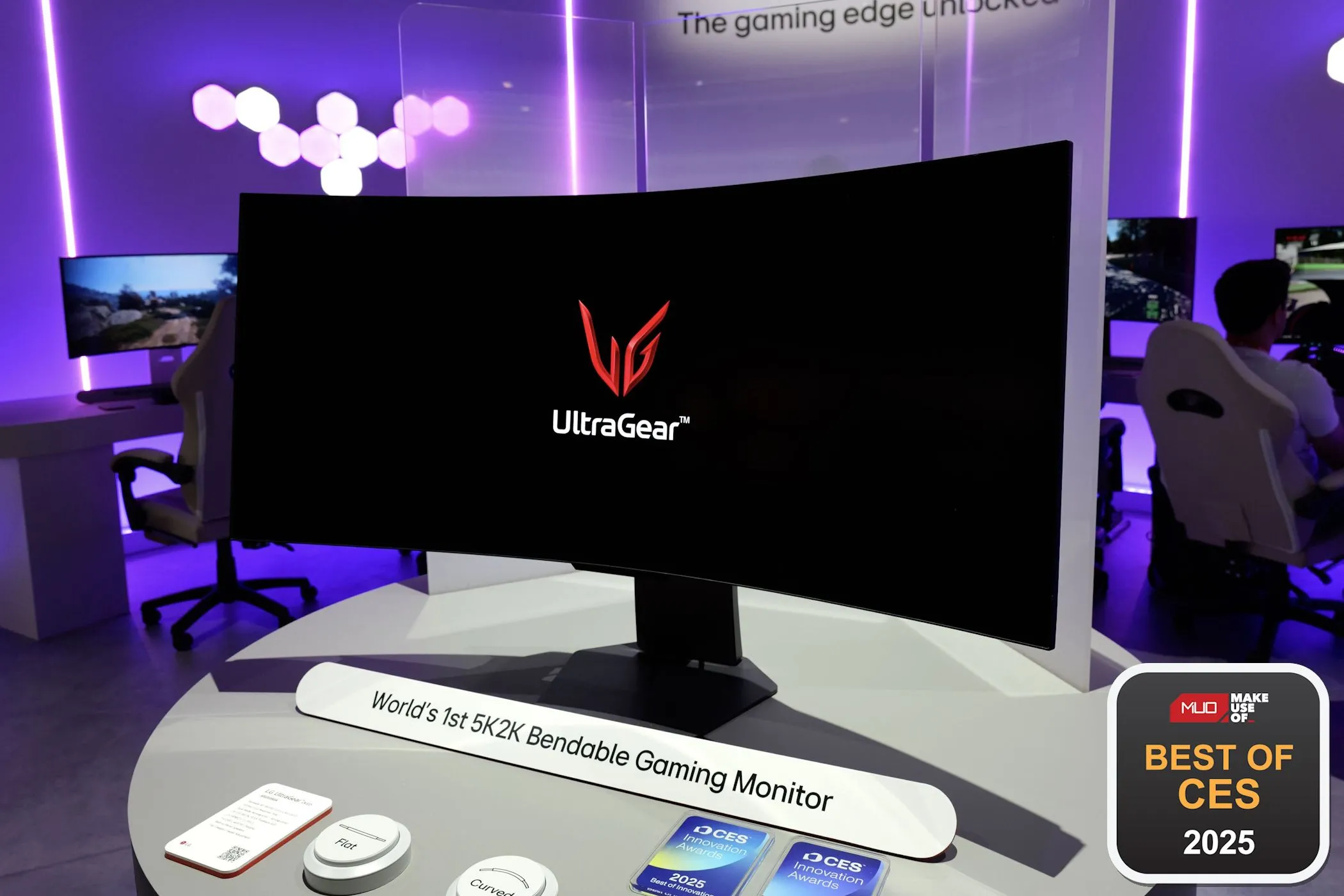 Màn hình chơi game LG UltraGear 45GX990A có thể uốn cong tại CES 2025