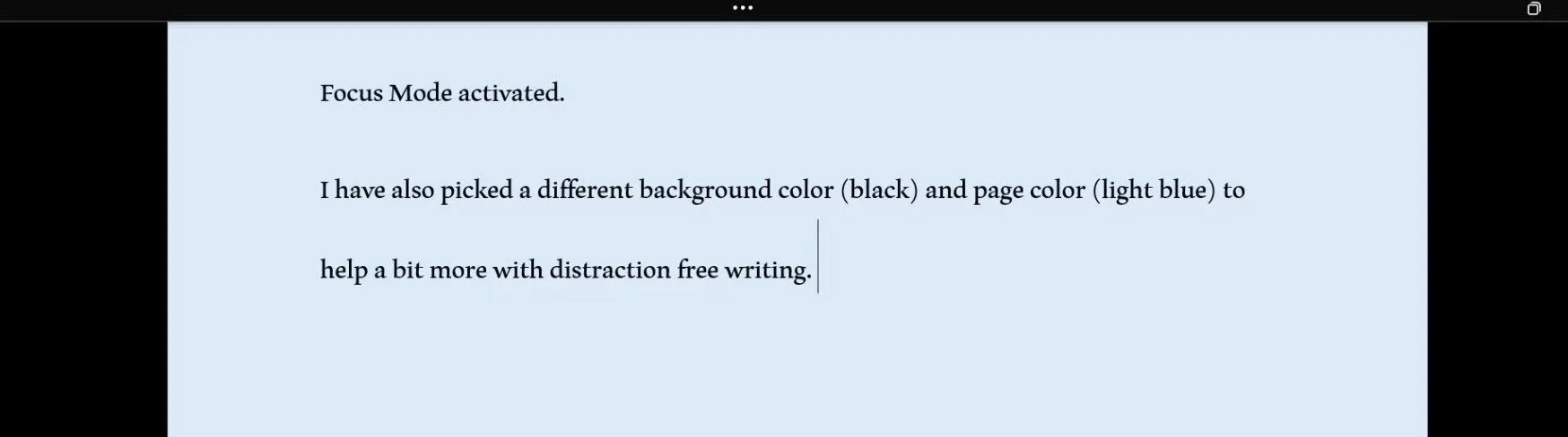 Màn hình Microsoft Word ở Chế độ Tập trung (Focus Mode), loại bỏ các thanh công cụ gây xao nhãng.