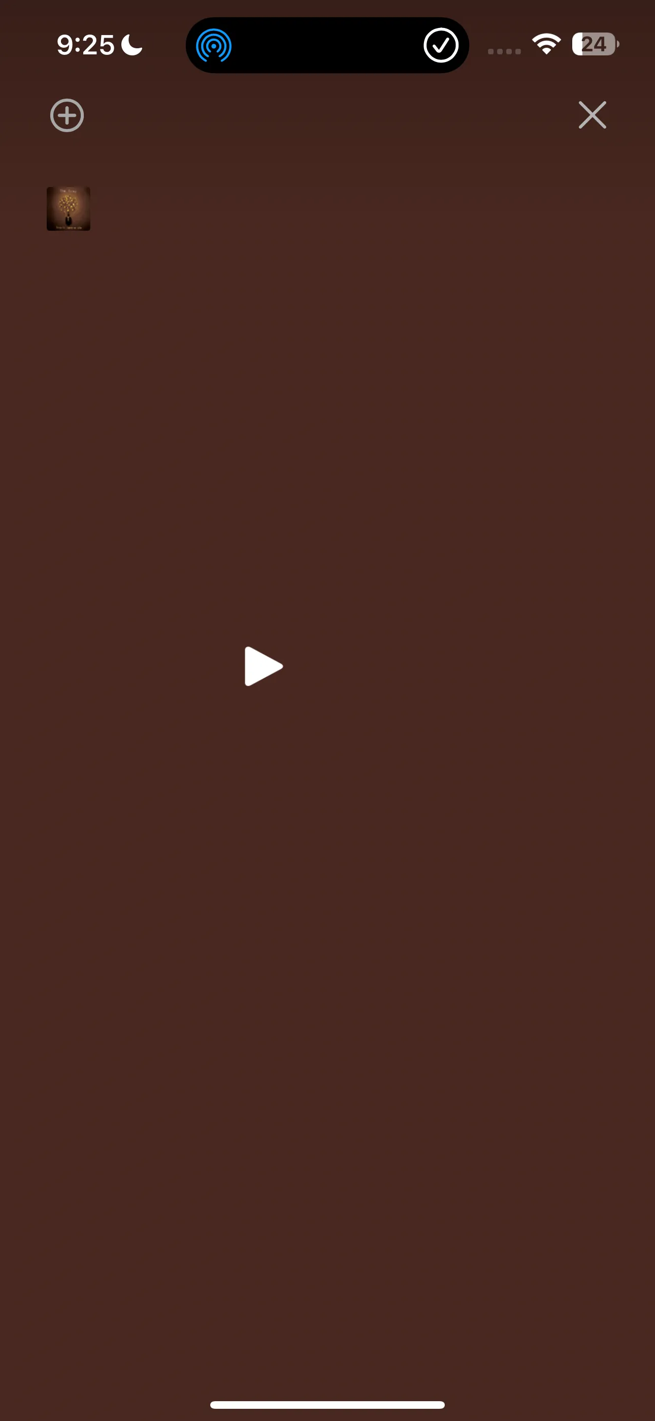 Màn hình trò chơi Eat this playlist trong ứng dụng Spotify với con rắn đang di chuyển để ăn bài hát