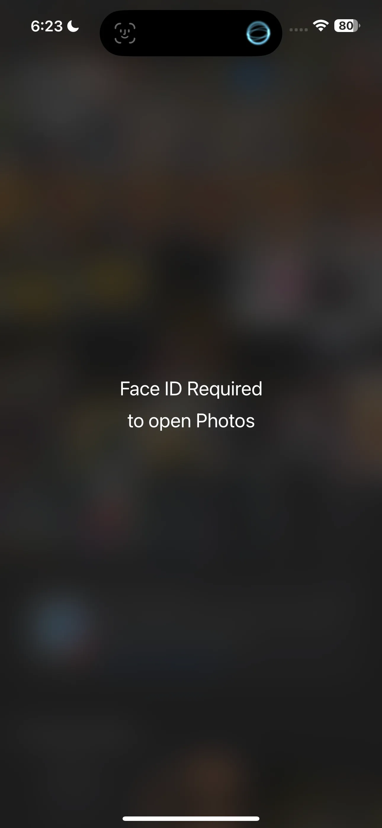 Màn hình yêu cầu Face ID để mở ứng dụng Ảnh trên iPhone