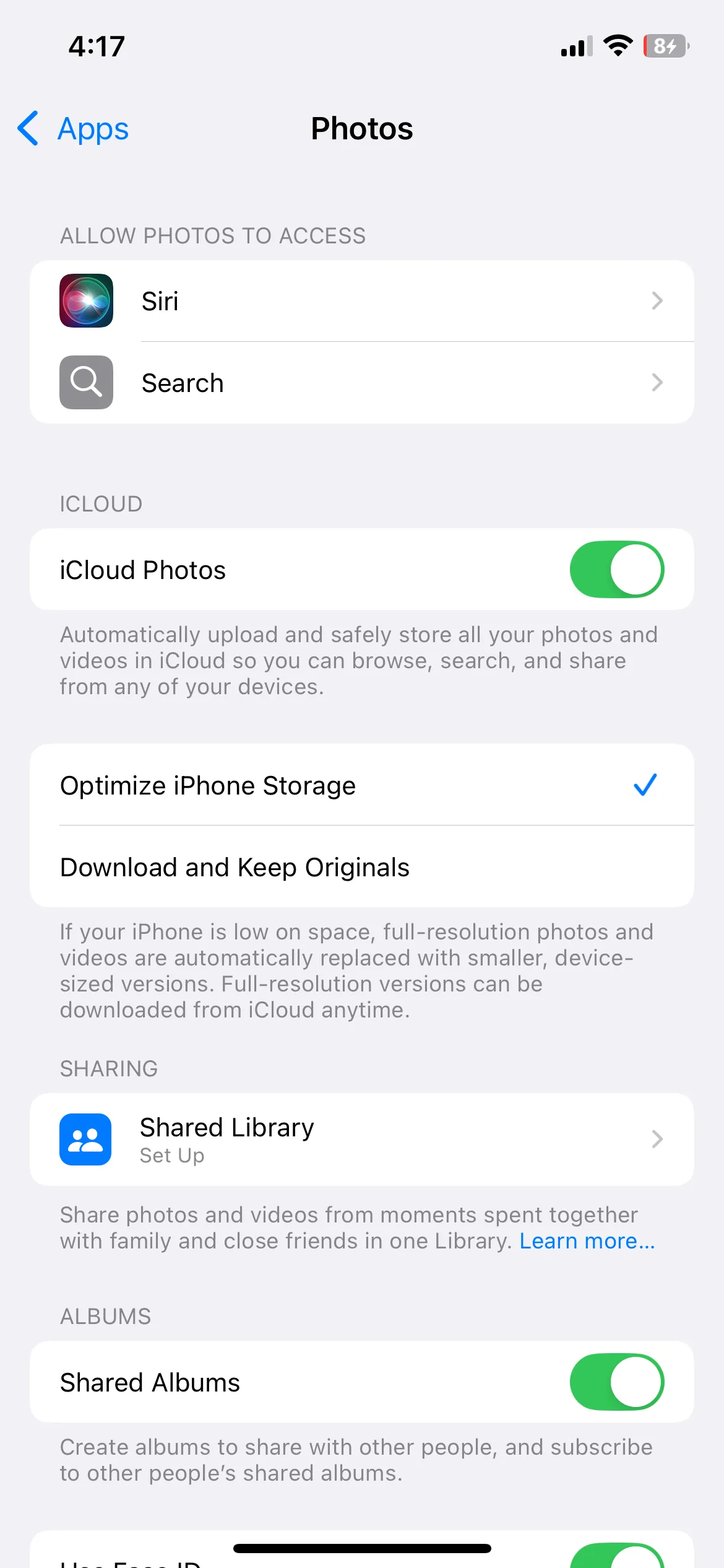 Menu cài đặt ảnh trên iPhone, hiển thị tùy chọn tối ưu hóa dung lượng iPhone
