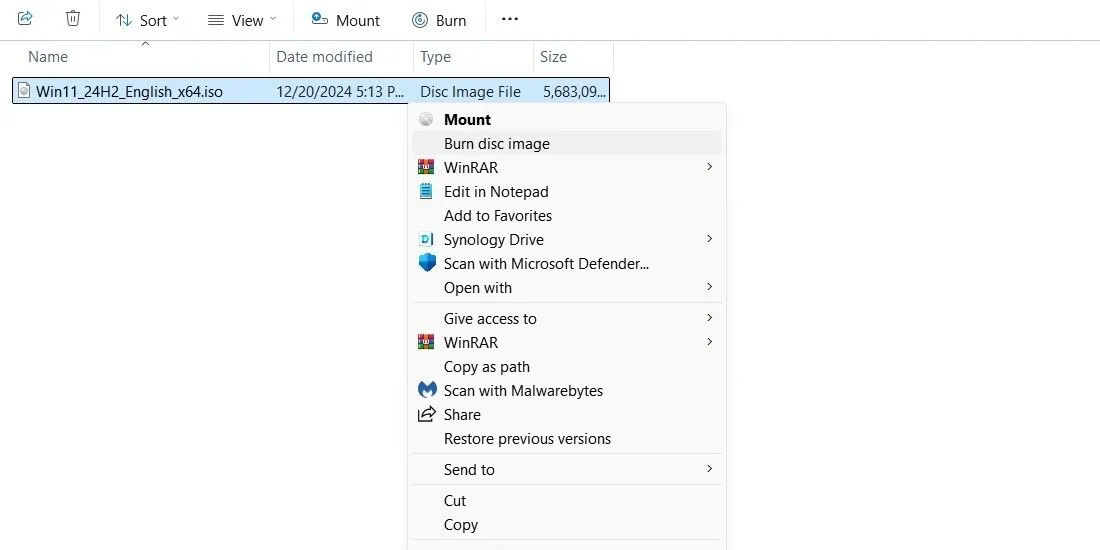 Menu ngữ cảnh khi nhấp chuột phải vào file ISO Windows, chọn ghi đĩa