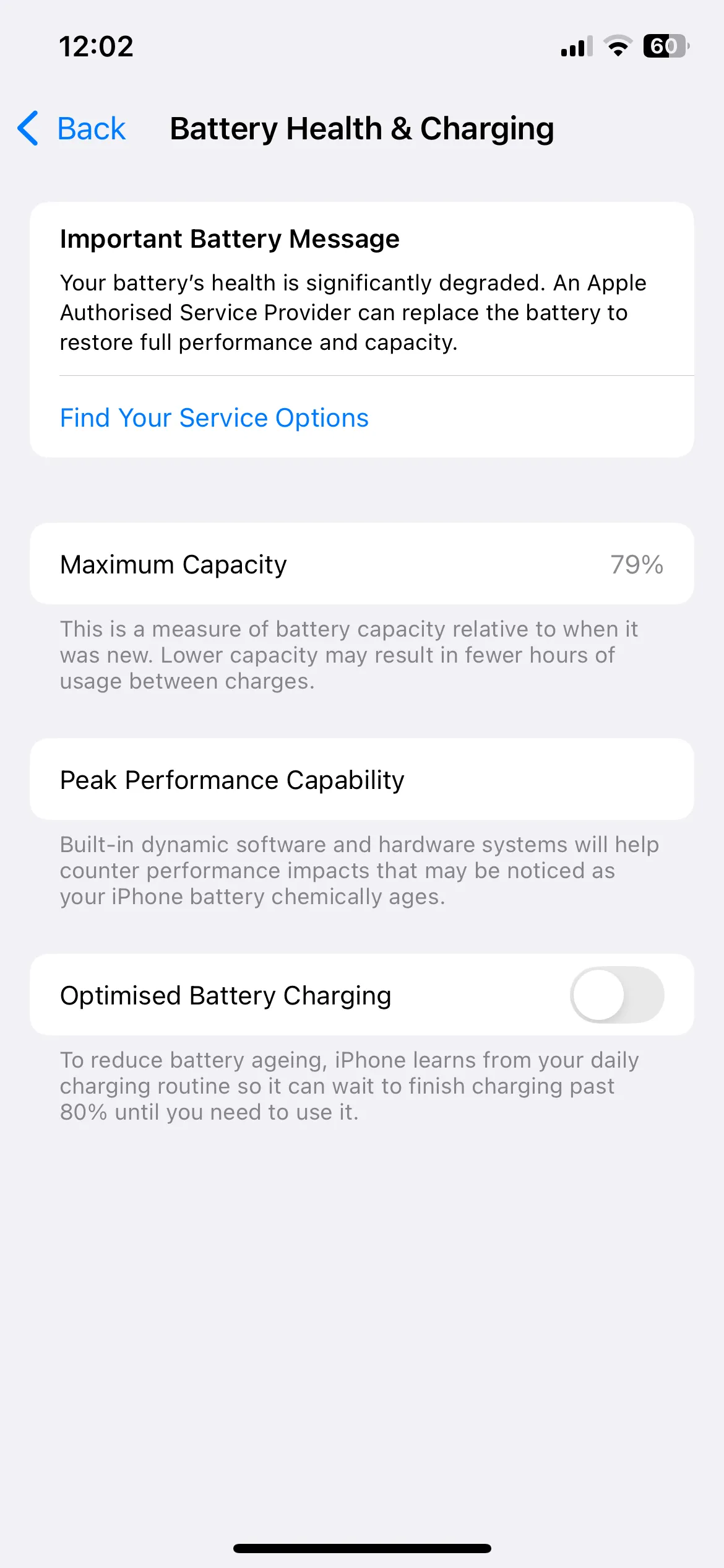 Menu Tình trạng pin iPhone hiển thị dung lượng tối đa và hiệu suất đỉnh