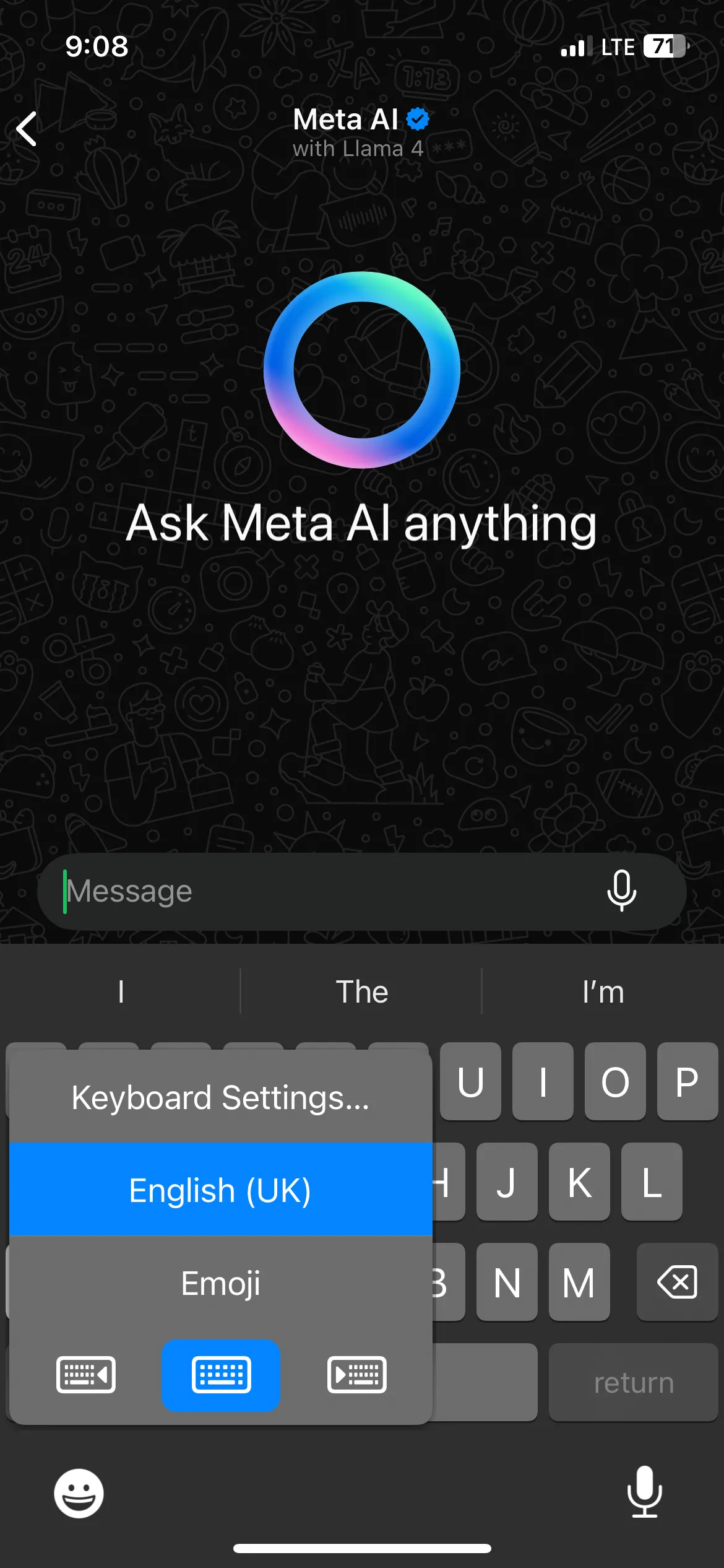 Mở cài đặt bàn phím cho iPhone trong WhatsApp.