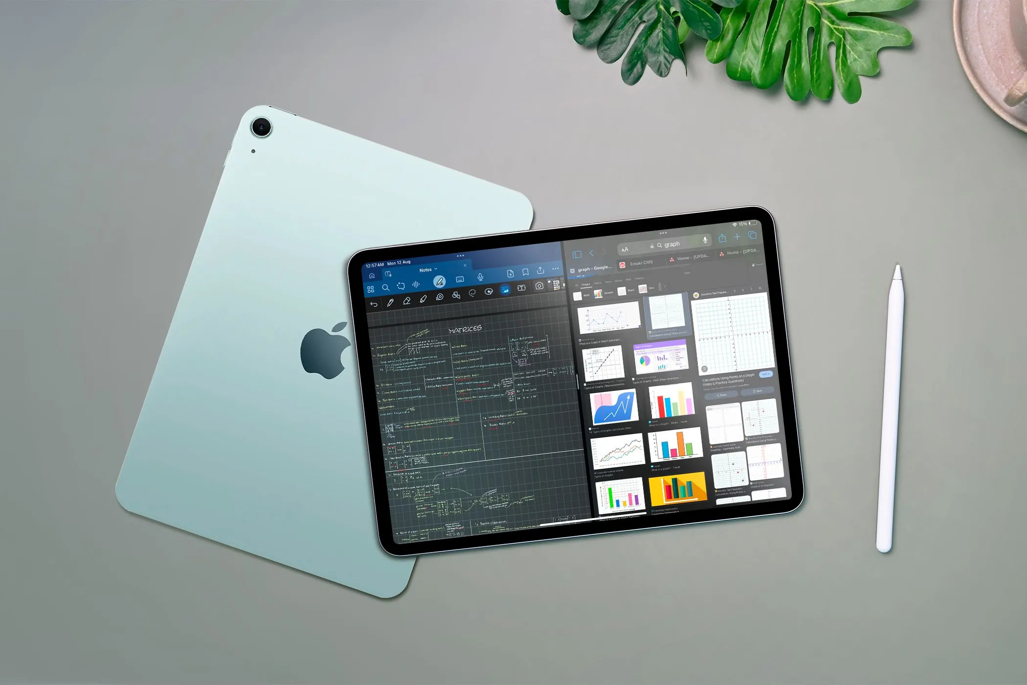 Một chiếc iPad với hai ứng dụng chia đôi màn hình.