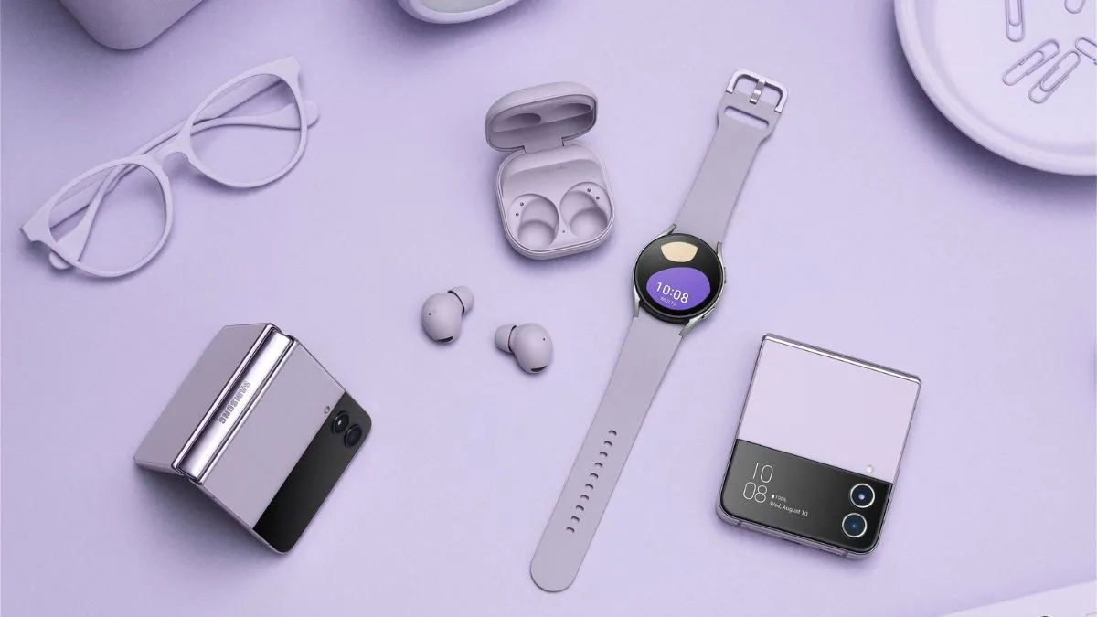 Samsung Galaxy Z Flip4 cùng Galaxy Watch5 Pro và Galaxy Buds2 Pro.