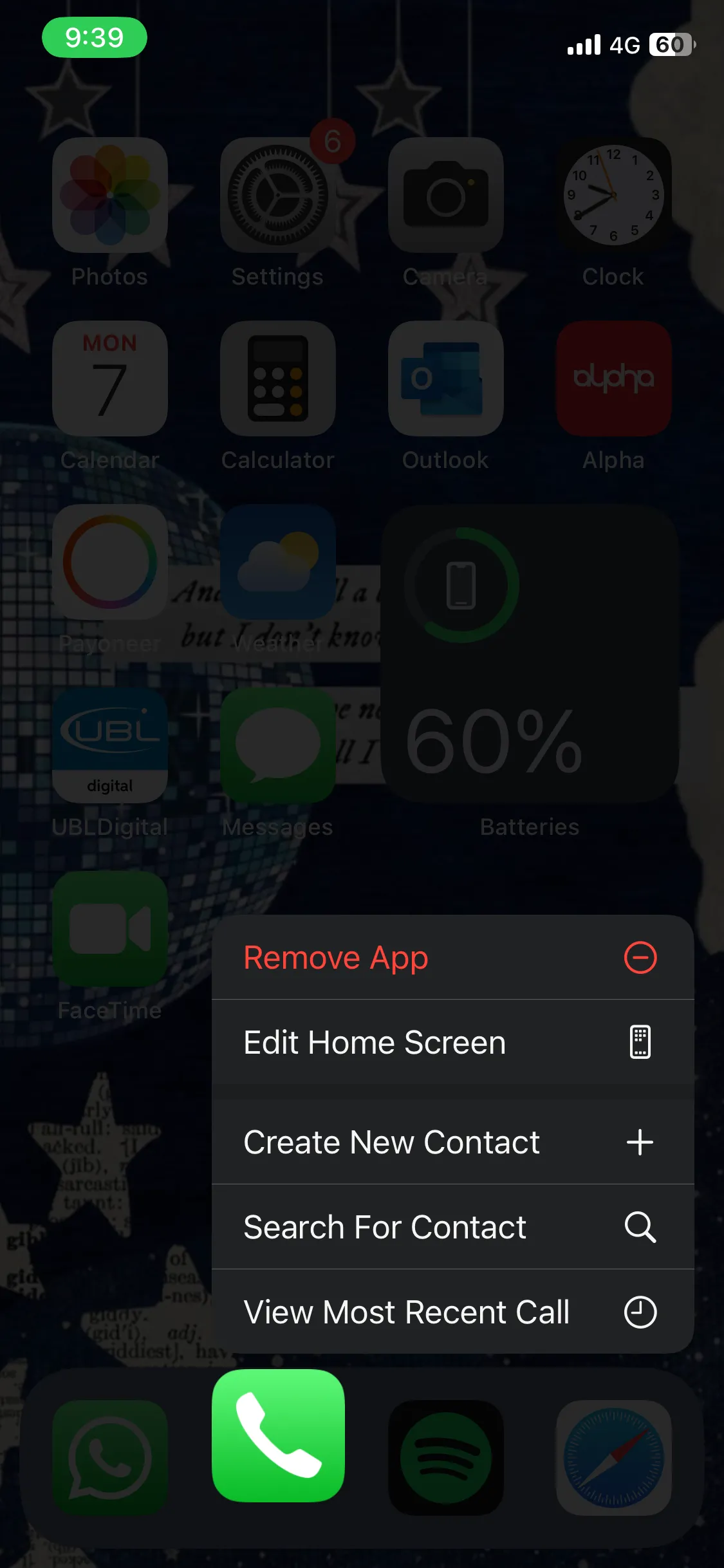 So sánh menu ngữ cảnh ứng dụng trên iPhone khi bật và tắt Giảm độ trong suốt (Reduce Transparency), cho thấy sự khác biệt về giao diện và độ rõ nét