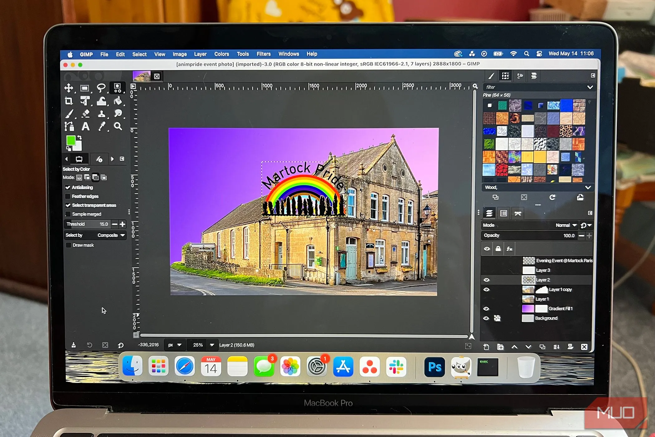 Tệp PSD đang mở trong GIMP trên MacBook Pro, minh họa khả năng tương thích định dạng nâng cao