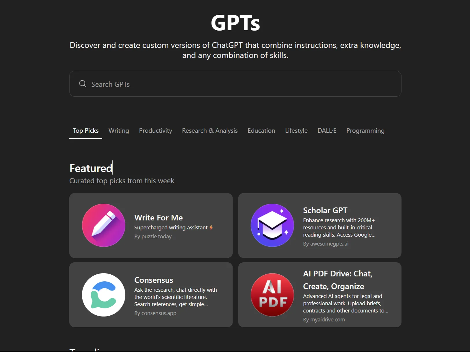 Thẻ Custom GPTs hiển thị các GPT nổi bật trong ứng dụng web ChatGPT.
