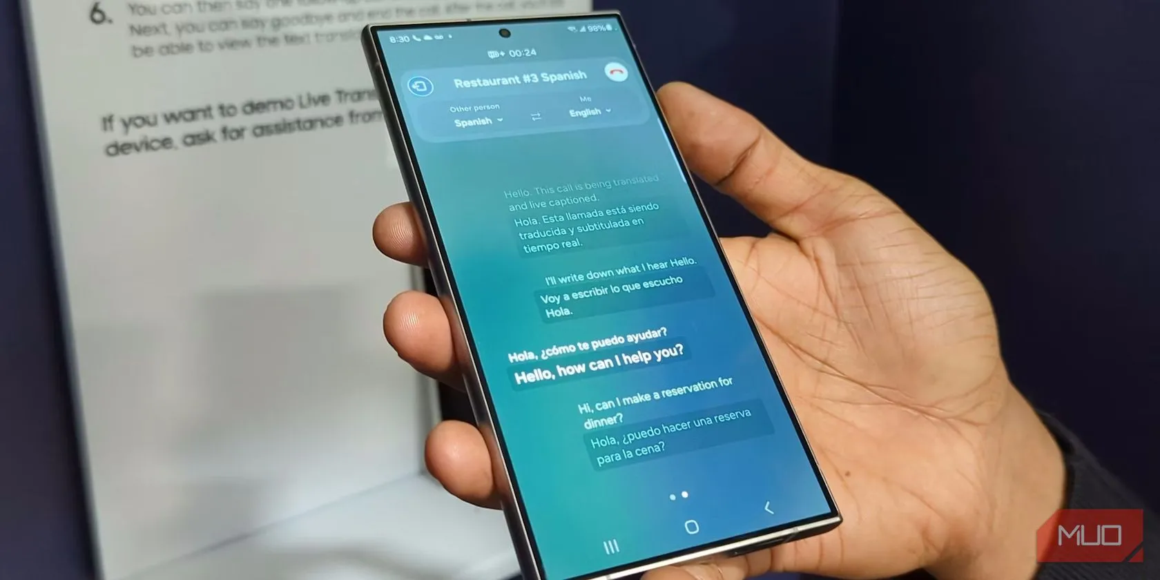 Tính năng Galaxy AI Live Translate trên Samsung Galaxy S24 Ultra trong cuộc gọi, minh họa AI độc quyền của hãng