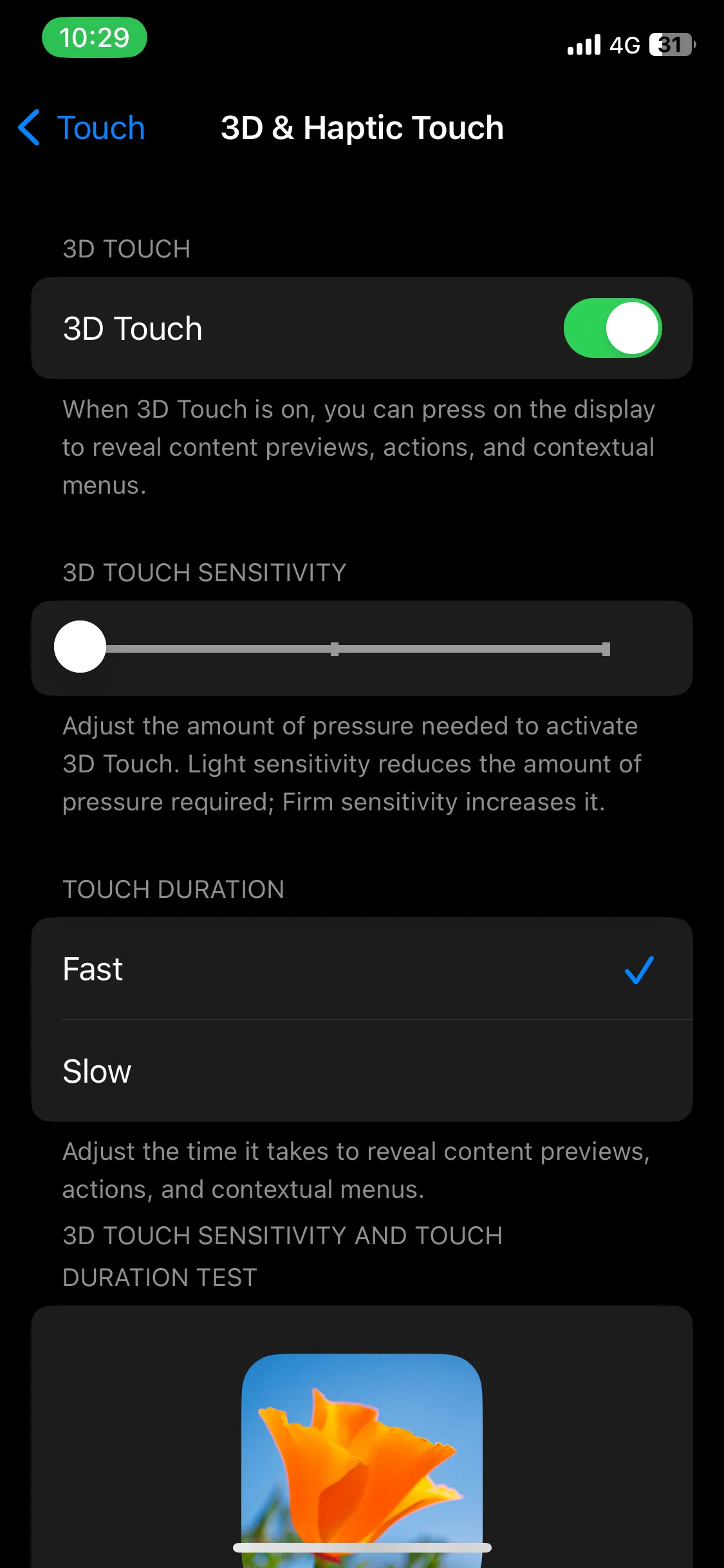 Trang cài đặt Cảm ứng (Touch) và Haptic Touch trên iPhone, nơi người dùng có thể điều chỉnh thời gian chạm nhanh hơn để tăng tốc độ phản hồi