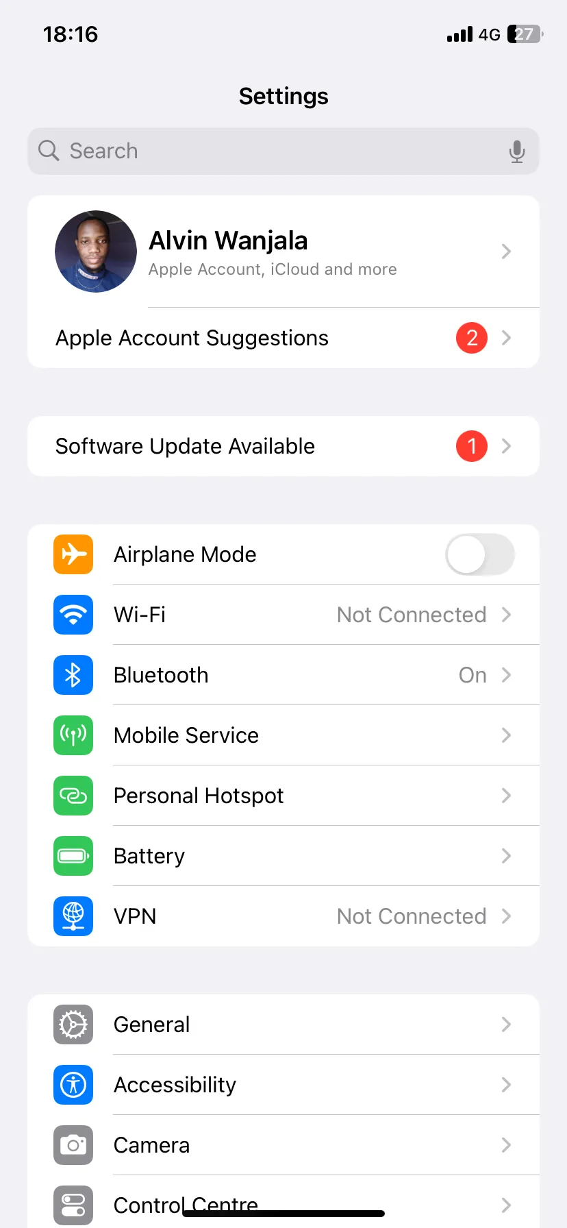 Trang cài đặt iPhone hiển thị các tùy chọn dữ liệu di động