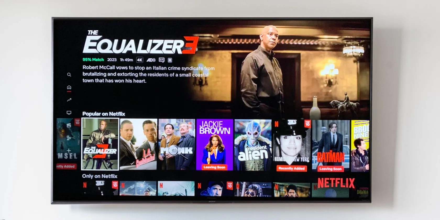 Trang chủ Netflix hiển thị thông tin phim The Equalizer 3, tượng trưng cho khả năng phát trực tuyến nội dung 4K HDR cao cấp, thay thế đầu đĩa Blu-ray.
