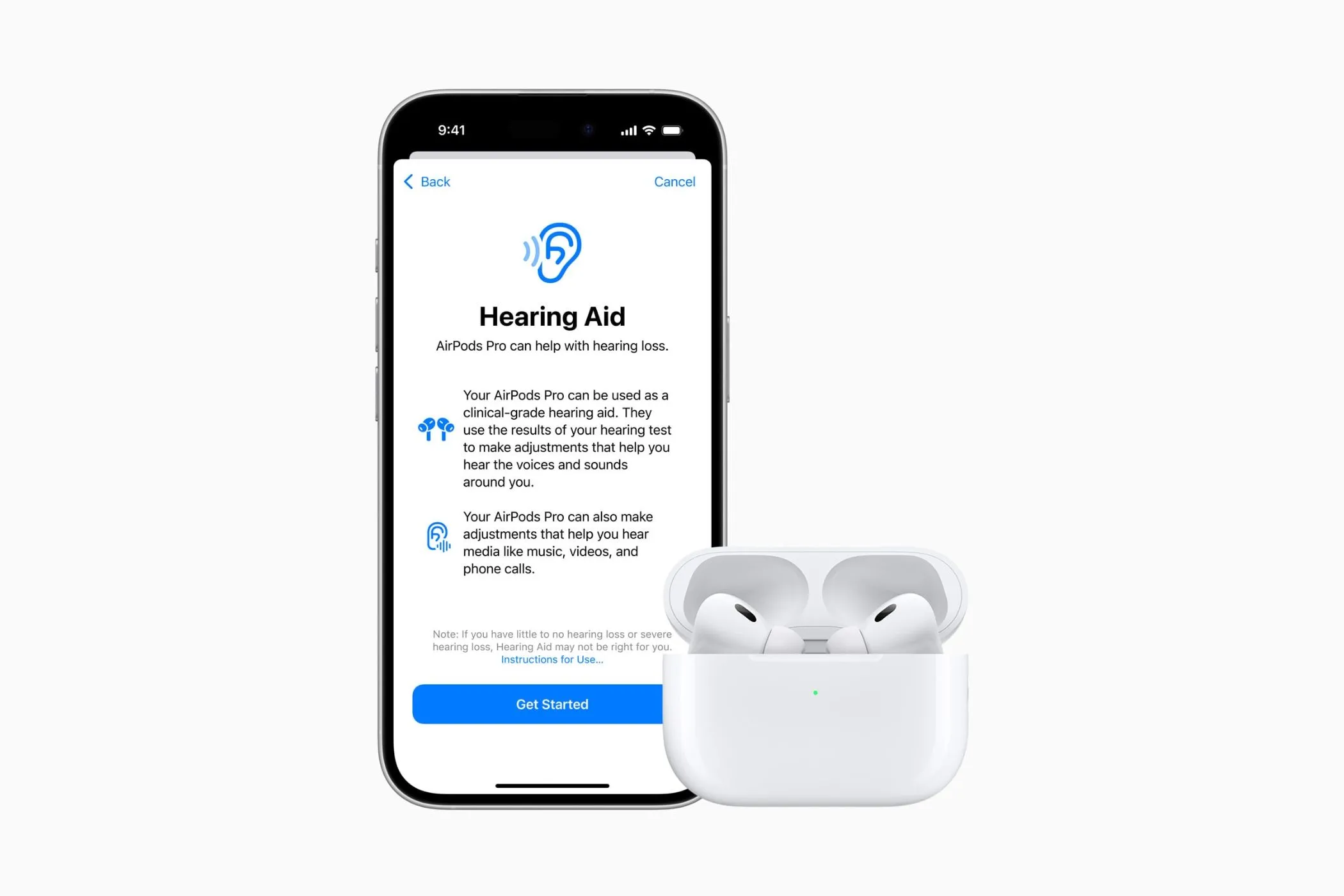 Trang thông tin tính năng trợ thính hiển thị trên iPhone với tai nghe AirPods Pro 2 đặt phía trước