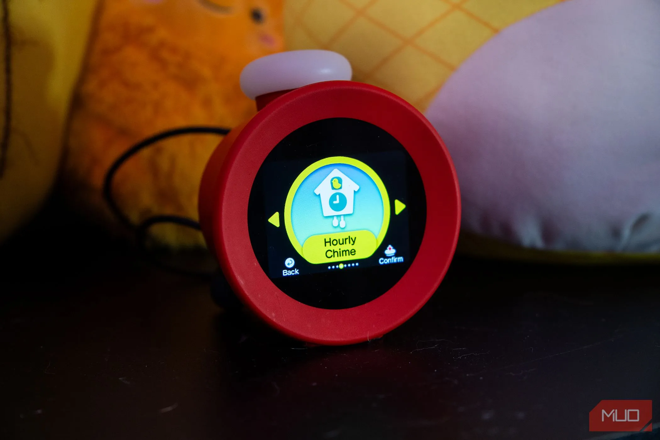 Tùy chọn chuông báo giờ theo giờ trên đồng hồ Nintendo Alarmo.