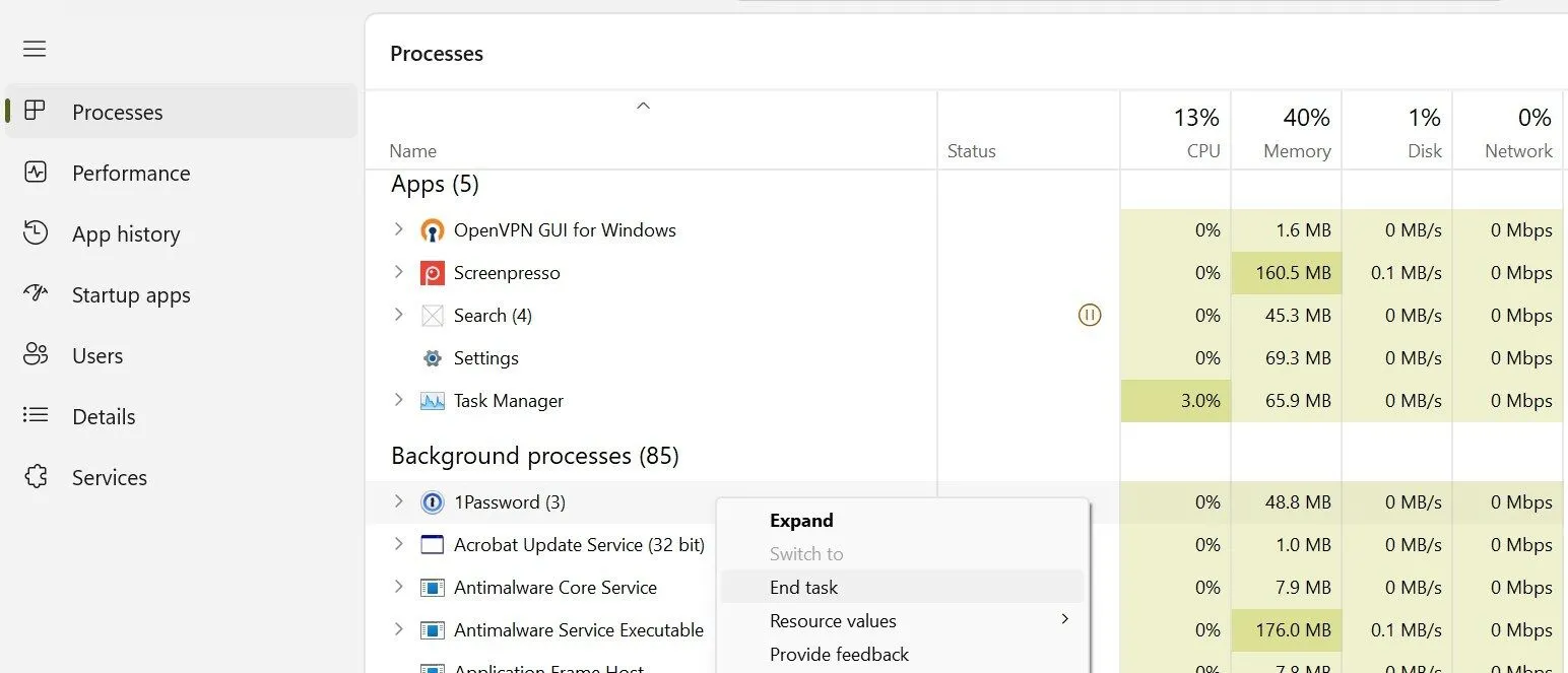 Vô hiệu hóa một tiến trình ứng dụng chạy nền trong Trình quản lý Tác vụ Windows.